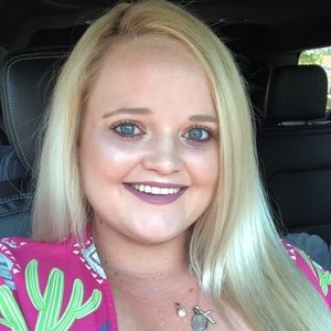 Meet your Posher, Lacey